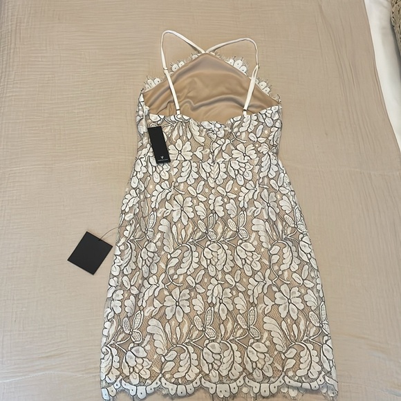 NWT Lulus Size Small Lace Mini Dress - Picture 2 of 4